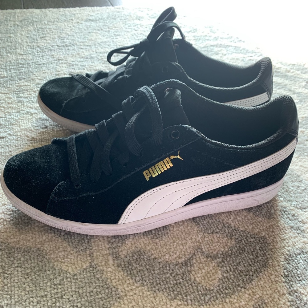 Black suede Puma sneakers size 38